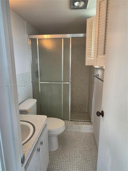 For Sale: $150,000 (2 beds, 2 baths, 899 Square Feet)