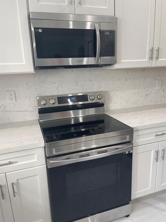 Недавно арендовано: $4,800 (4 спален, 2 ванн, 2500 Квадратных фут)