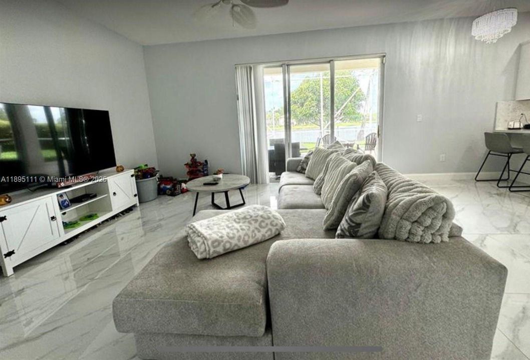 Недавно арендовано: $4,800 (4 спален, 2 ванн, 2500 Квадратных фут)