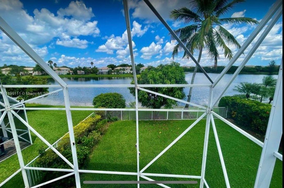 Недавно арендовано: $4,800 (4 спален, 2 ванн, 2500 Квадратных фут)