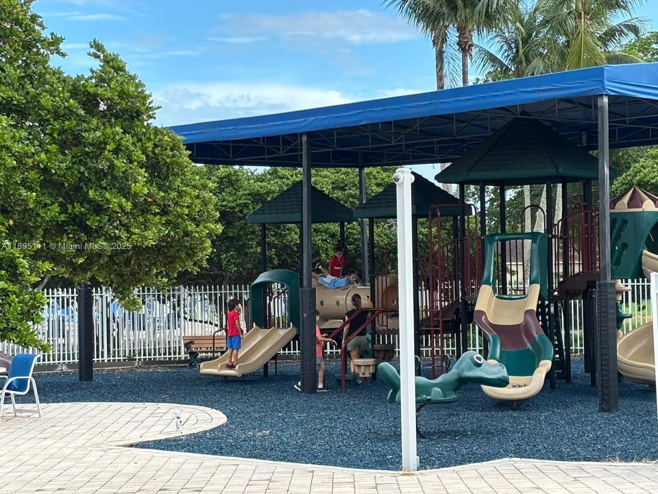 Недавно арендовано: $4,800 (4 спален, 2 ванн, 2500 Квадратных фут)