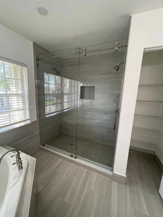 Недавно арендовано: $4,800 (4 спален, 2 ванн, 2500 Квадратных фут)