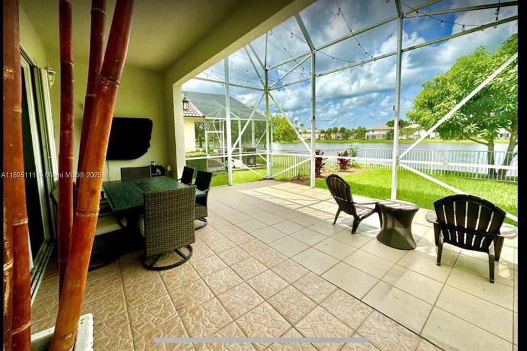 Недавно арендовано: $4,800 (4 спален, 2 ванн, 2500 Квадратных фут)