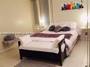 待售: $175,000 (1 贝兹, 1 浴室, 710 平方英尺)