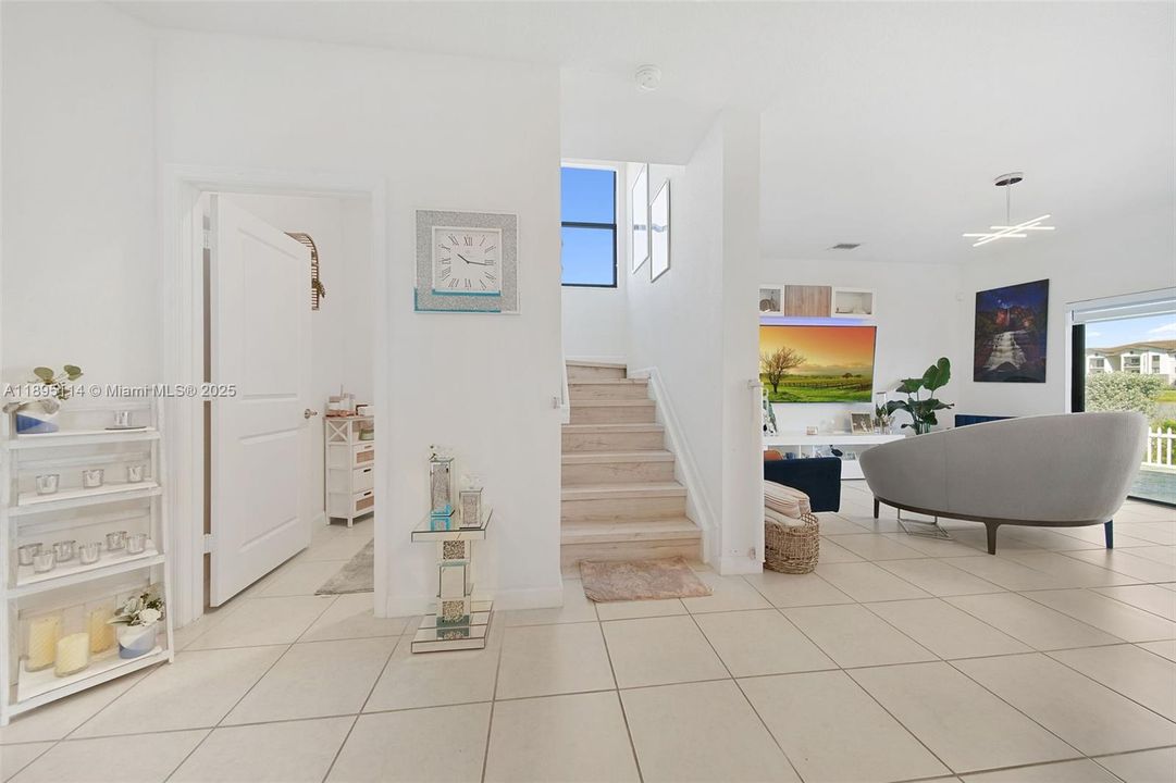 待售: $575,000 (3 贝兹, 2 浴室, 1595 平方英尺)