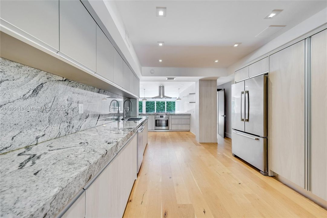 For Sale: $3,890,000 (4 beds, 3 baths, 3833 Square Feet)