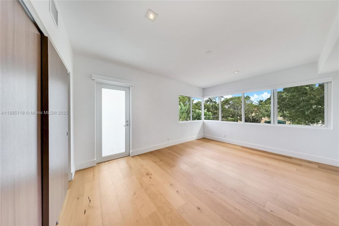 For Sale: $3,890,000 (4 beds, 3 baths, 3833 Square Feet)