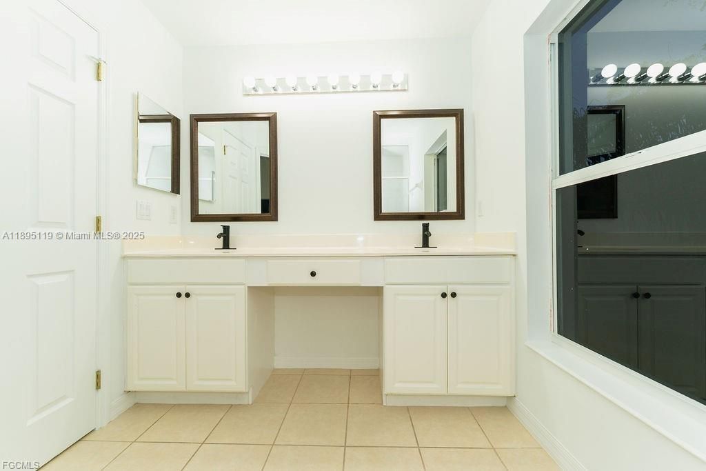 Под контрактом: $262,500 (3 спален, 2 ванн, 0 Квадратных фут)