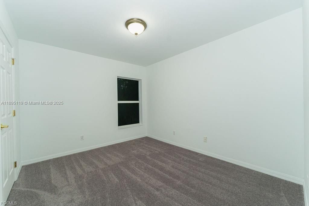 Под контрактом: $262,500 (3 спален, 2 ванн, 0 Квадратных фут)