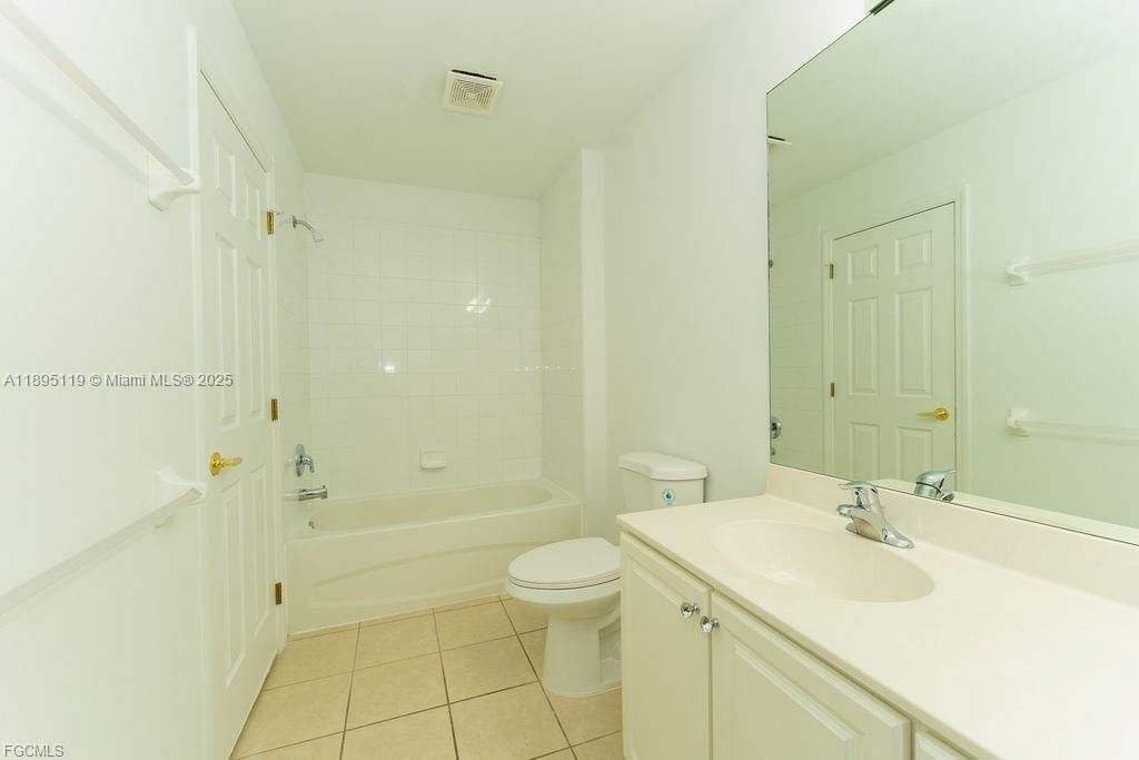 Под контрактом: $262,500 (3 спален, 2 ванн, 0 Квадратных фут)