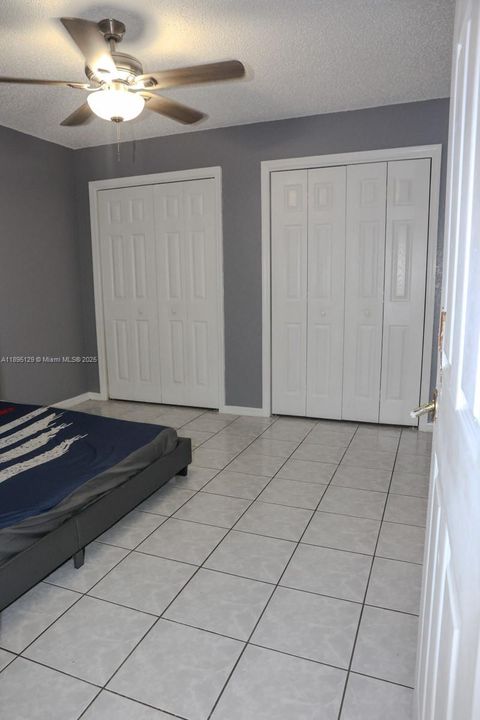 合同活跃: $325,000 (3 贝兹, 2 浴室, 0 平方英尺)