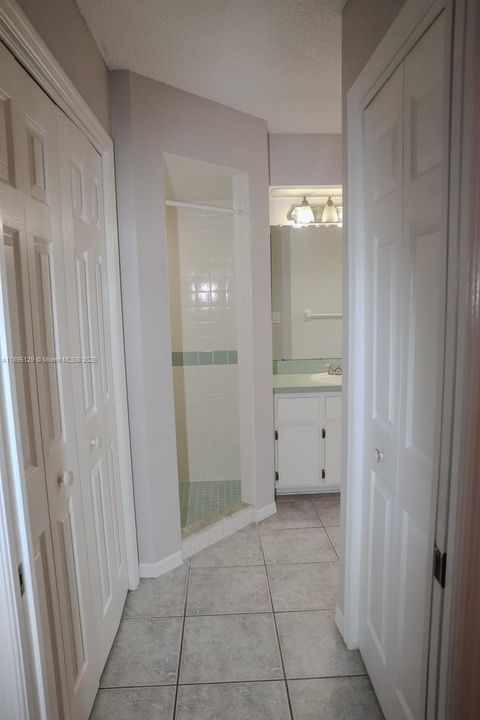 合同活跃: $325,000 (3 贝兹, 2 浴室, 0 平方英尺)