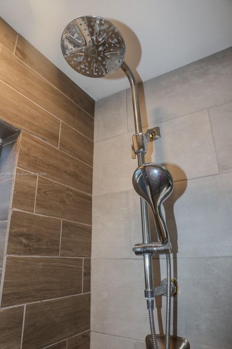 合同活跃: $325,000 (3 贝兹, 2 浴室, 0 平方英尺)