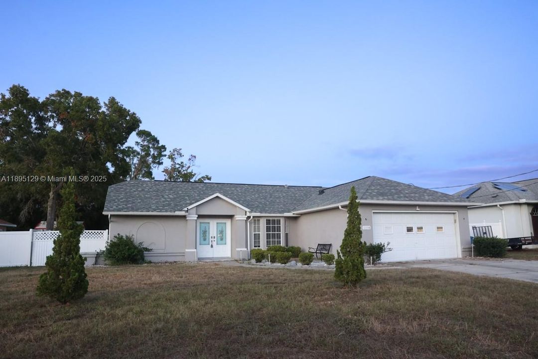 合同活跃: $325,000 (3 贝兹, 2 浴室, 0 平方英尺)