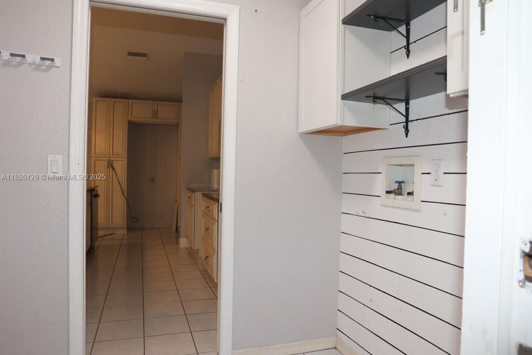 合同活跃: $325,000 (3 贝兹, 2 浴室, 0 平方英尺)