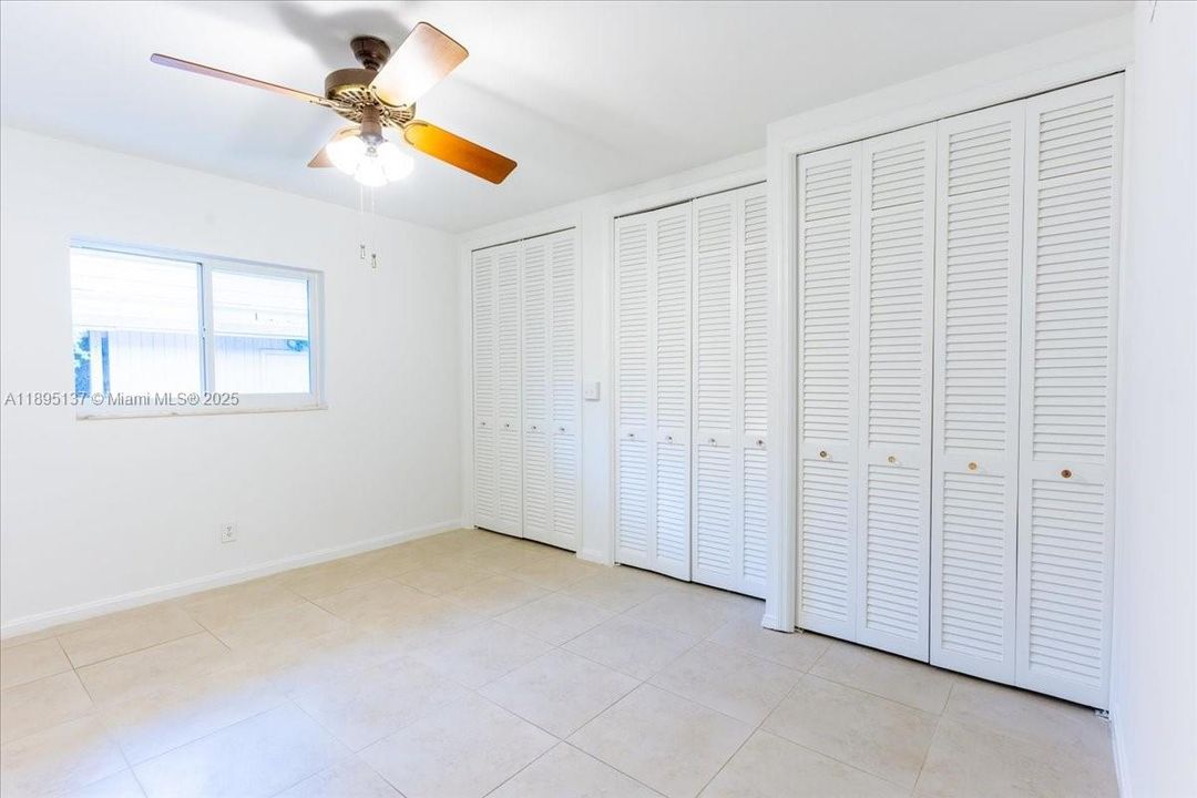 En Venta: $2,395,000 (5 camas, 3 baños, 3275 Pies cuadrados)