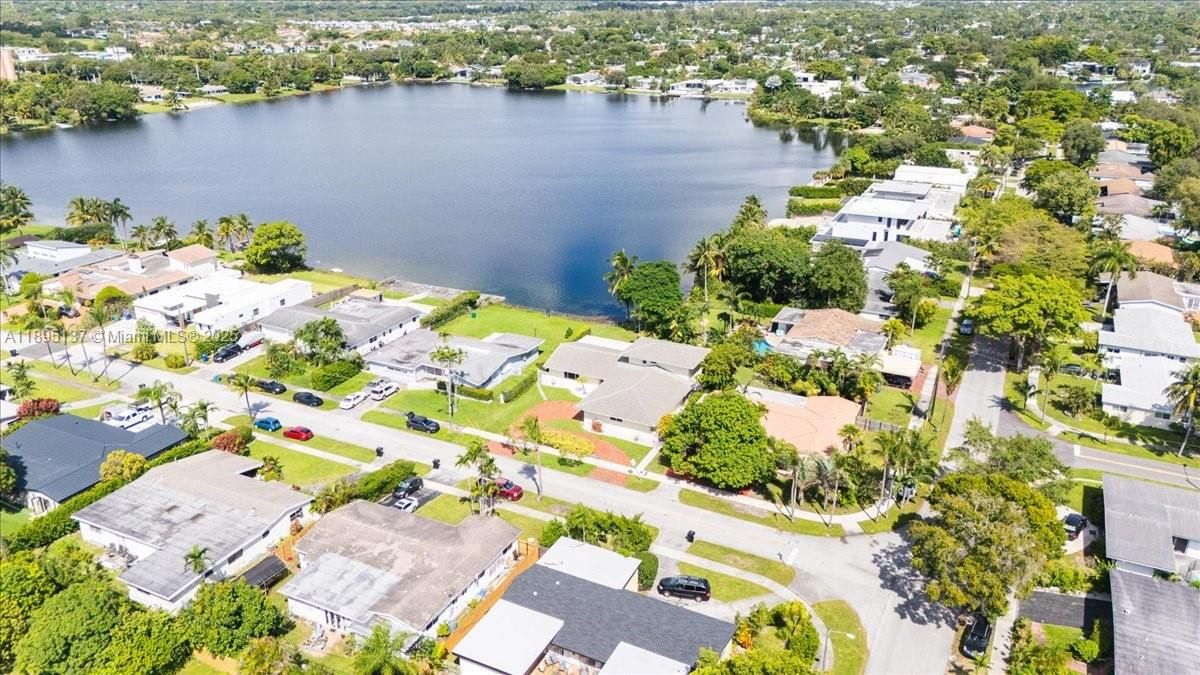 En Venta: $2,395,000 (5 camas, 3 baños, 3275 Pies cuadrados)