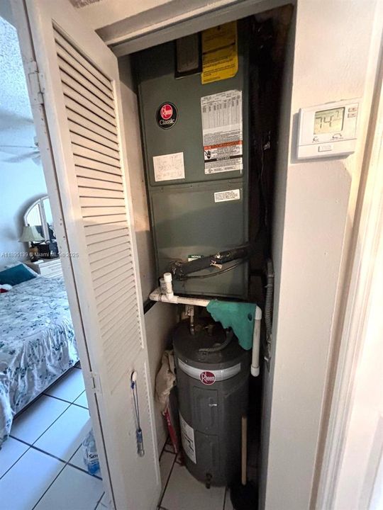 Под контрактом: $240,000 (2 спален, 1 ванн, 770 Квадратных фут)