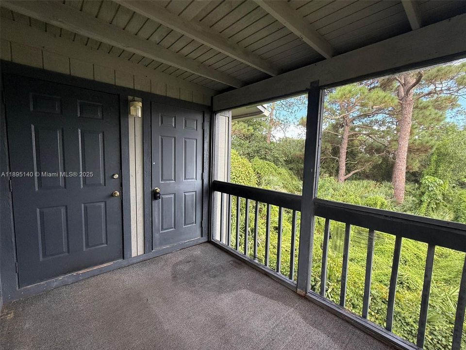 出租: $2,000 (2 贝兹, 2 浴室, 1117 平方英尺)