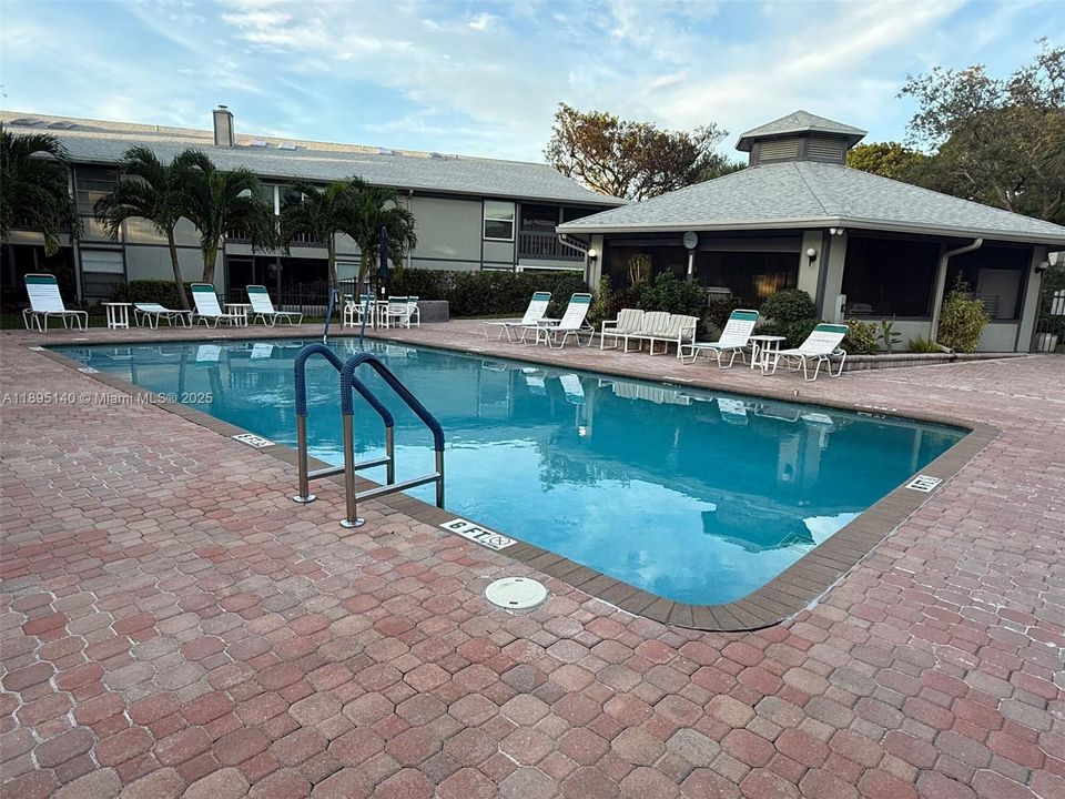 出租: $2,000 (2 贝兹, 2 浴室, 1117 平方英尺)