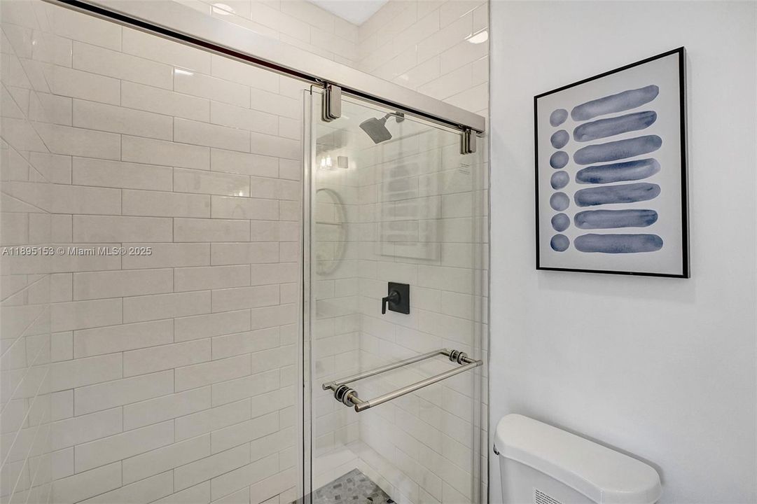 For Sale: $2,480,000 (6 beds, 5 baths, 4133 Square Feet)