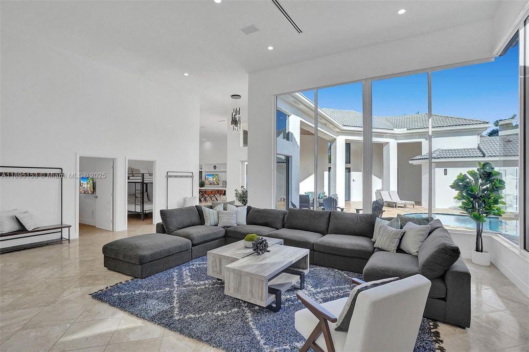 For Sale: $2,480,000 (6 beds, 5 baths, 4133 Square Feet)