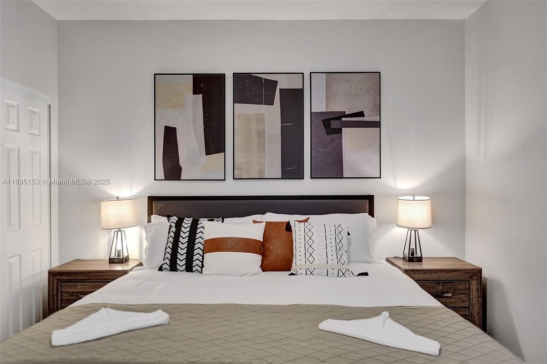 For Sale: $2,480,000 (6 beds, 5 baths, 4133 Square Feet)