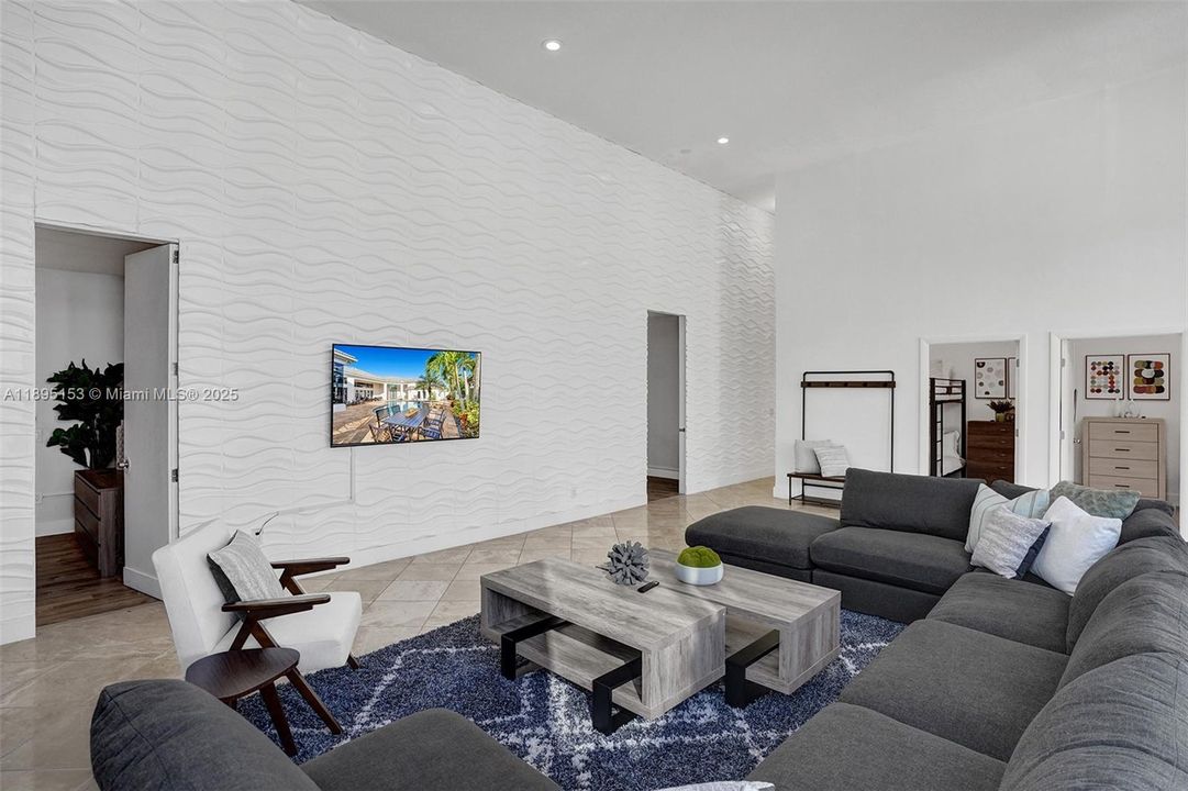 For Sale: $2,480,000 (6 beds, 5 baths, 4133 Square Feet)