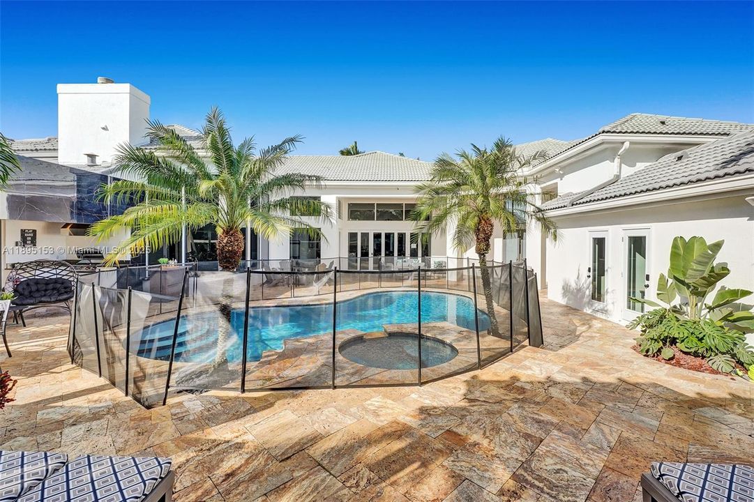 For Sale: $2,480,000 (6 beds, 5 baths, 4133 Square Feet)