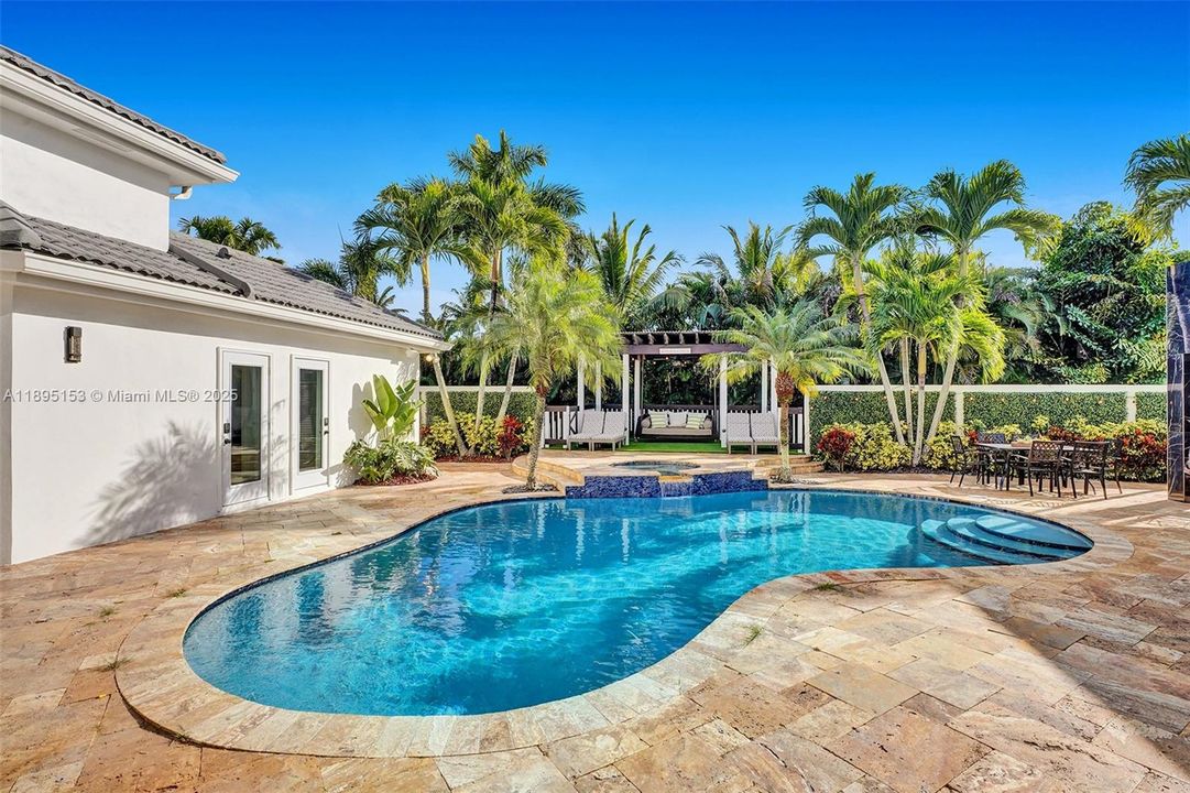 For Sale: $2,480,000 (6 beds, 5 baths, 4133 Square Feet)