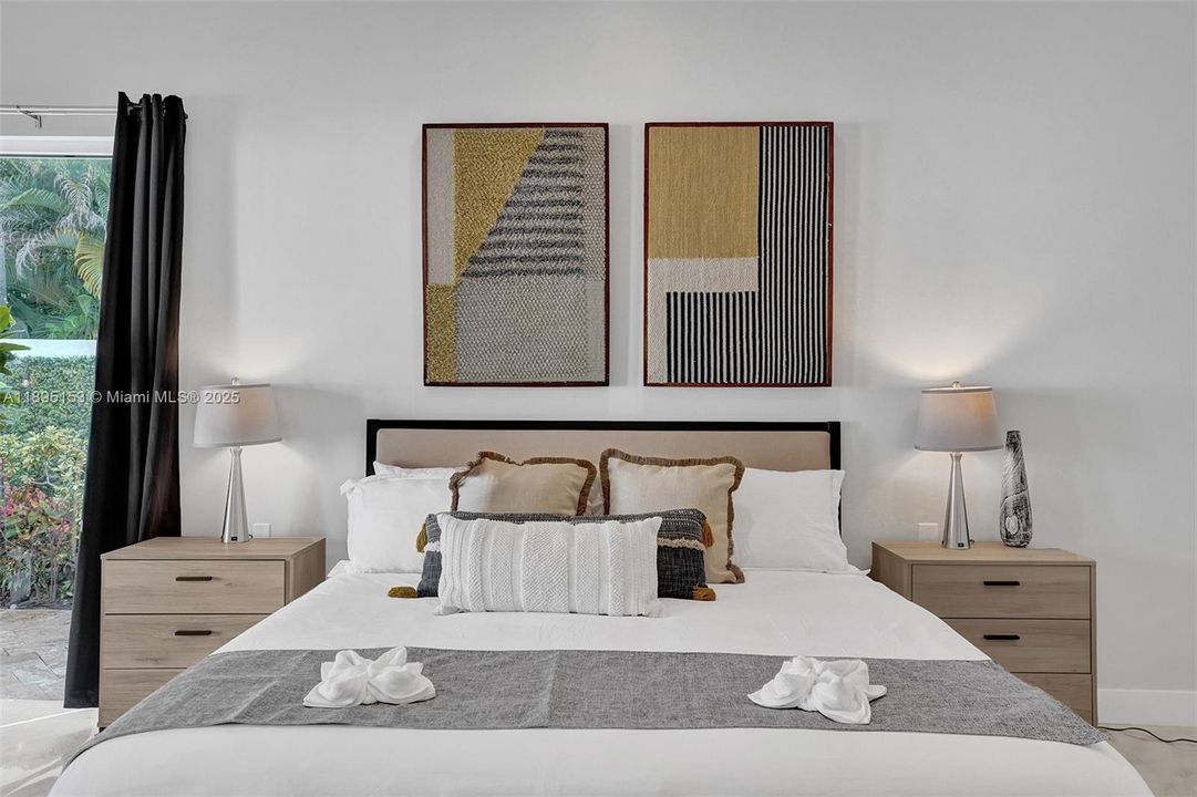 For Sale: $2,480,000 (6 beds, 5 baths, 4133 Square Feet)