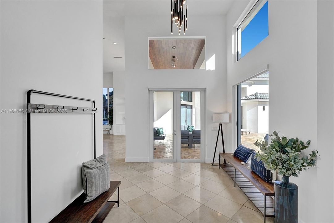 For Sale: $2,480,000 (6 beds, 5 baths, 4133 Square Feet)