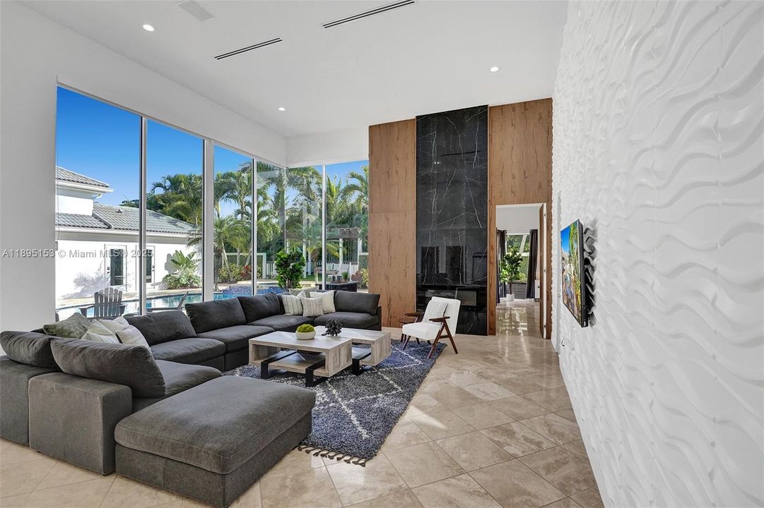 For Sale: $2,480,000 (6 beds, 5 baths, 4133 Square Feet)