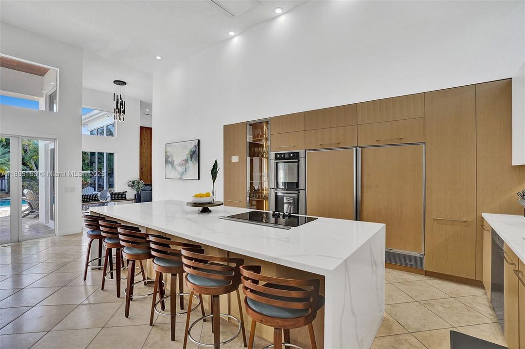 For Sale: $2,480,000 (6 beds, 5 baths, 4133 Square Feet)