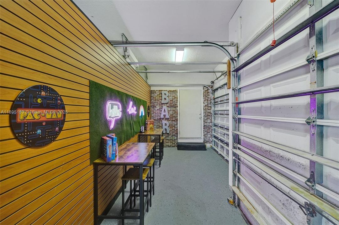 For Sale: $2,480,000 (6 beds, 5 baths, 4133 Square Feet)