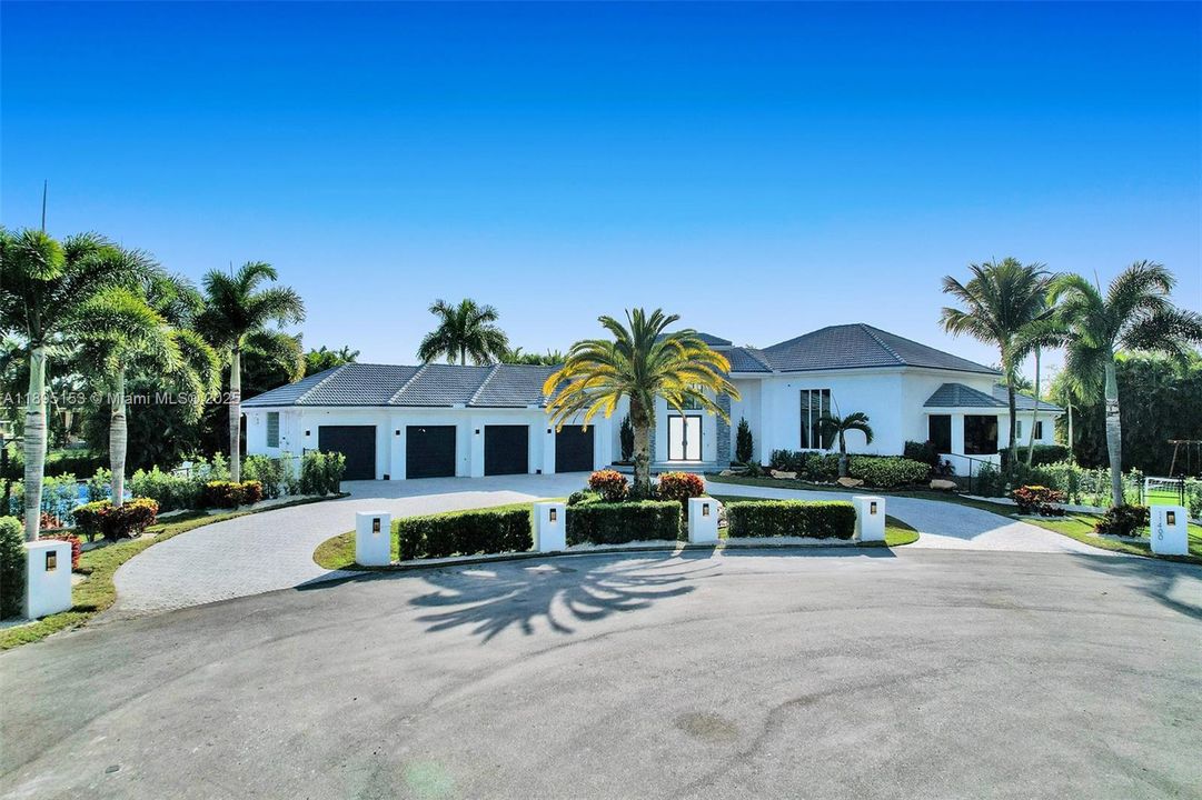 For Sale: $2,480,000 (6 beds, 5 baths, 4133 Square Feet)