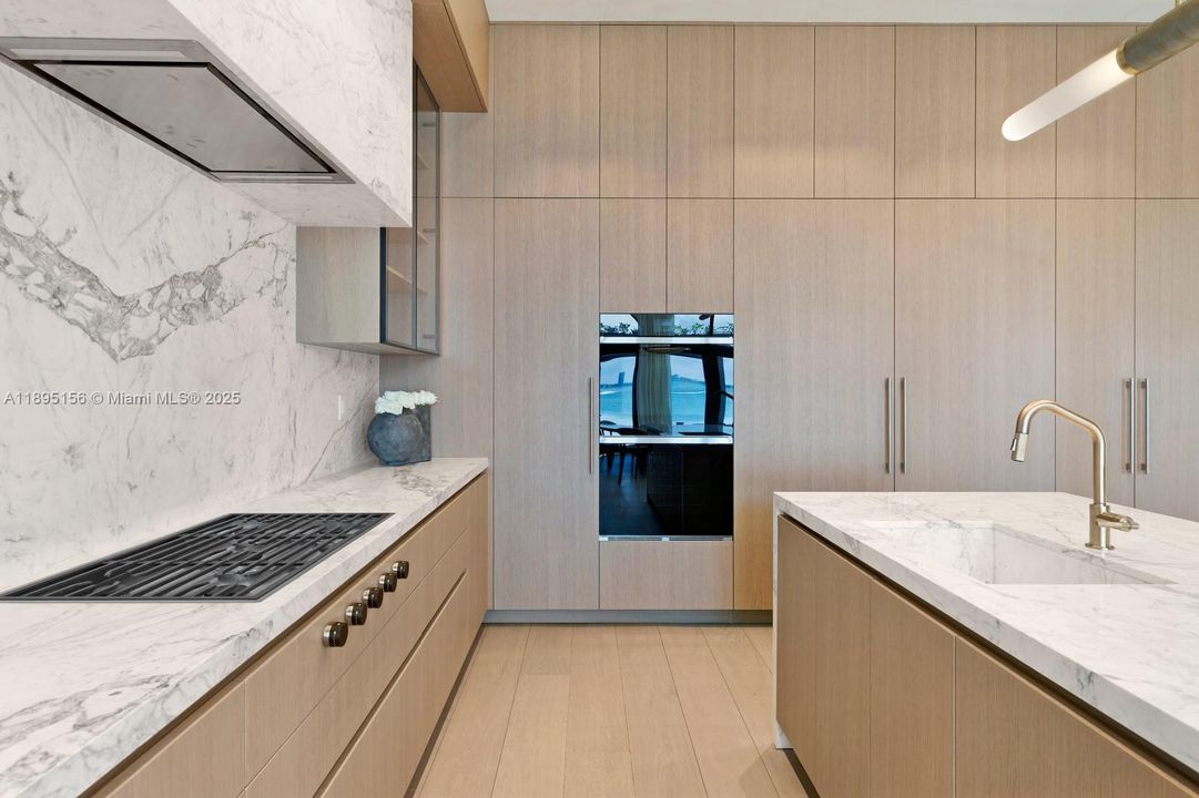 For Sale: $32,500,000 (7 beds, 7 baths, 6023 Square Feet)