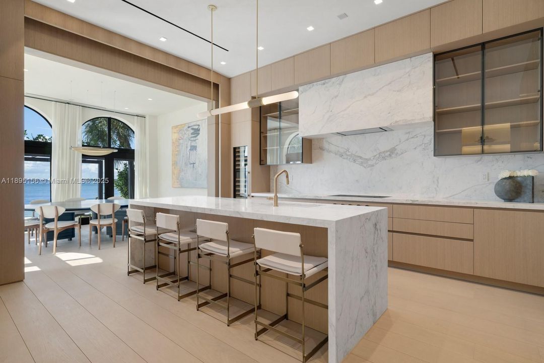 For Sale: $32,500,000 (7 beds, 7 baths, 6023 Square Feet)