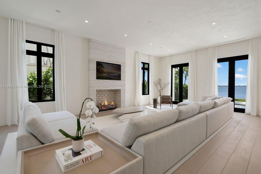 For Sale: $32,500,000 (7 beds, 7 baths, 6023 Square Feet)