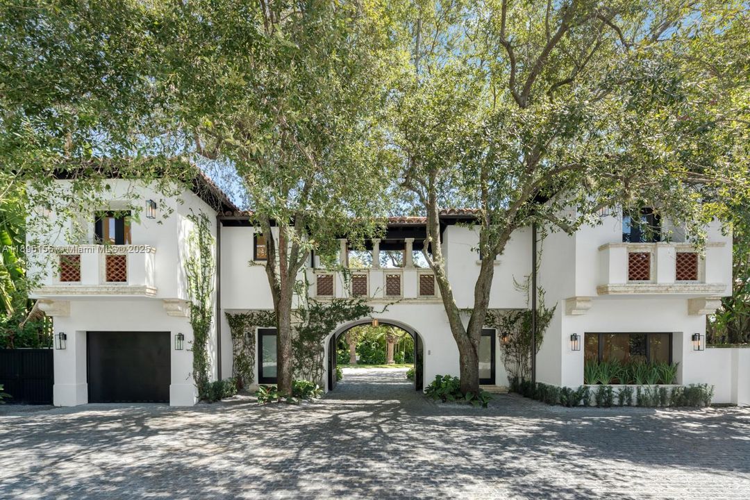 For Sale: $32,500,000 (7 beds, 7 baths, 6023 Square Feet)