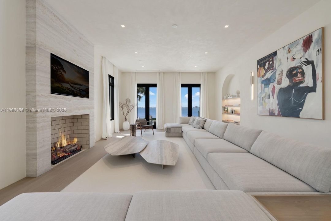 For Sale: $32,500,000 (7 beds, 7 baths, 6023 Square Feet)