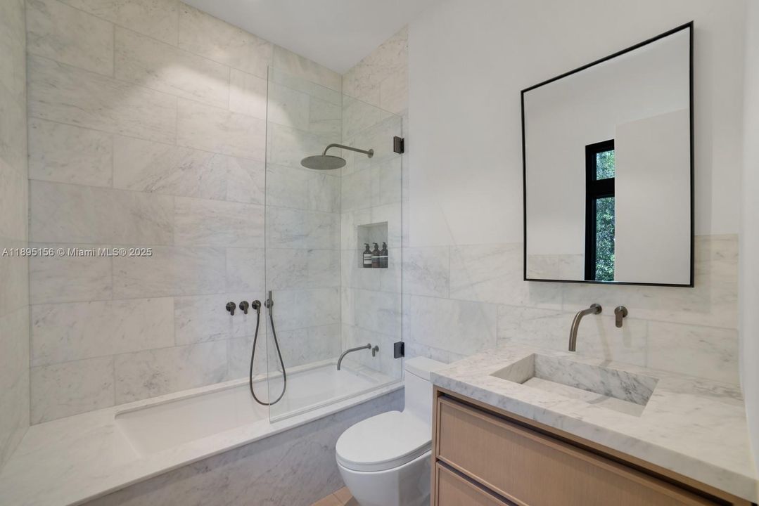 For Sale: $32,500,000 (7 beds, 7 baths, 6023 Square Feet)