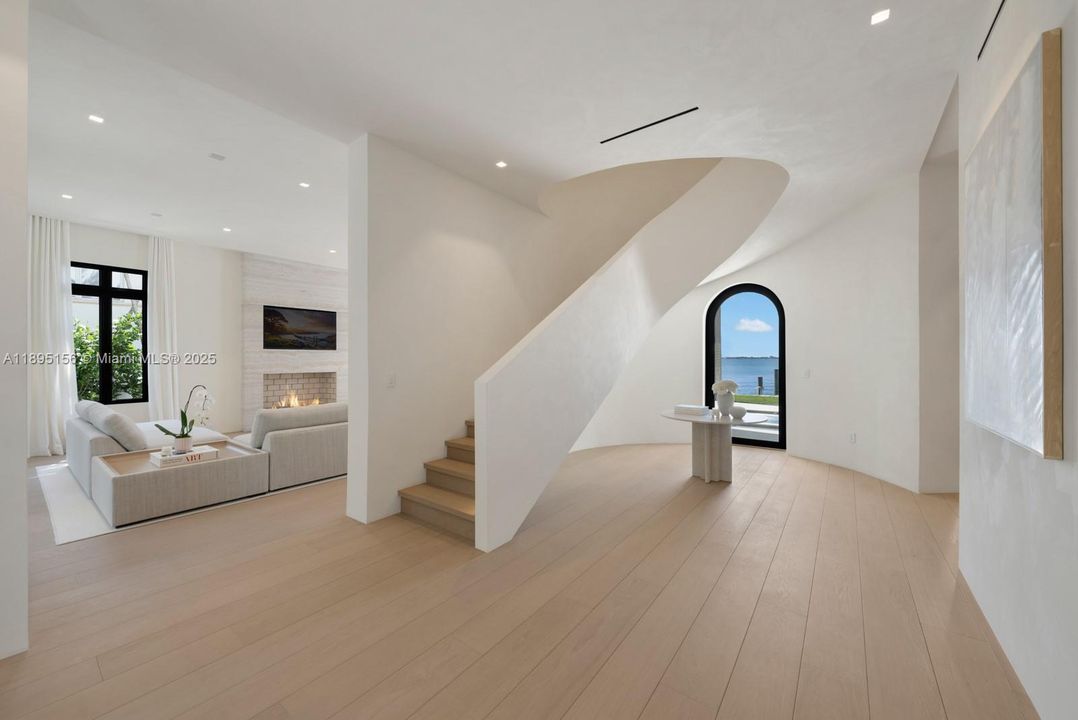 For Sale: $32,500,000 (7 beds, 7 baths, 6023 Square Feet)