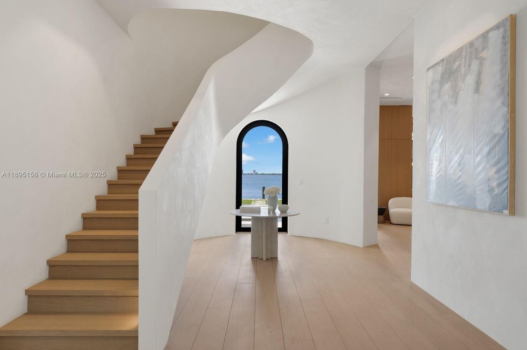 For Sale: $32,500,000 (7 beds, 7 baths, 6023 Square Feet)