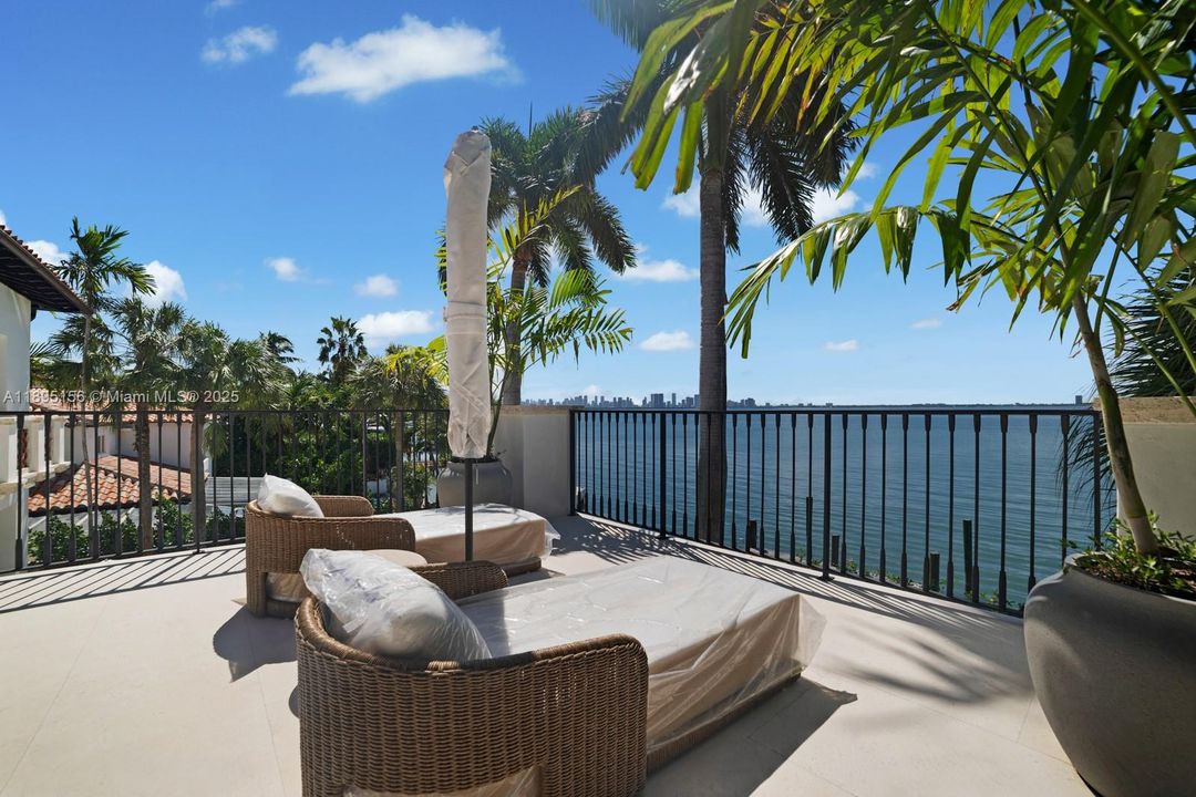 For Sale: $32,500,000 (7 beds, 7 baths, 6023 Square Feet)