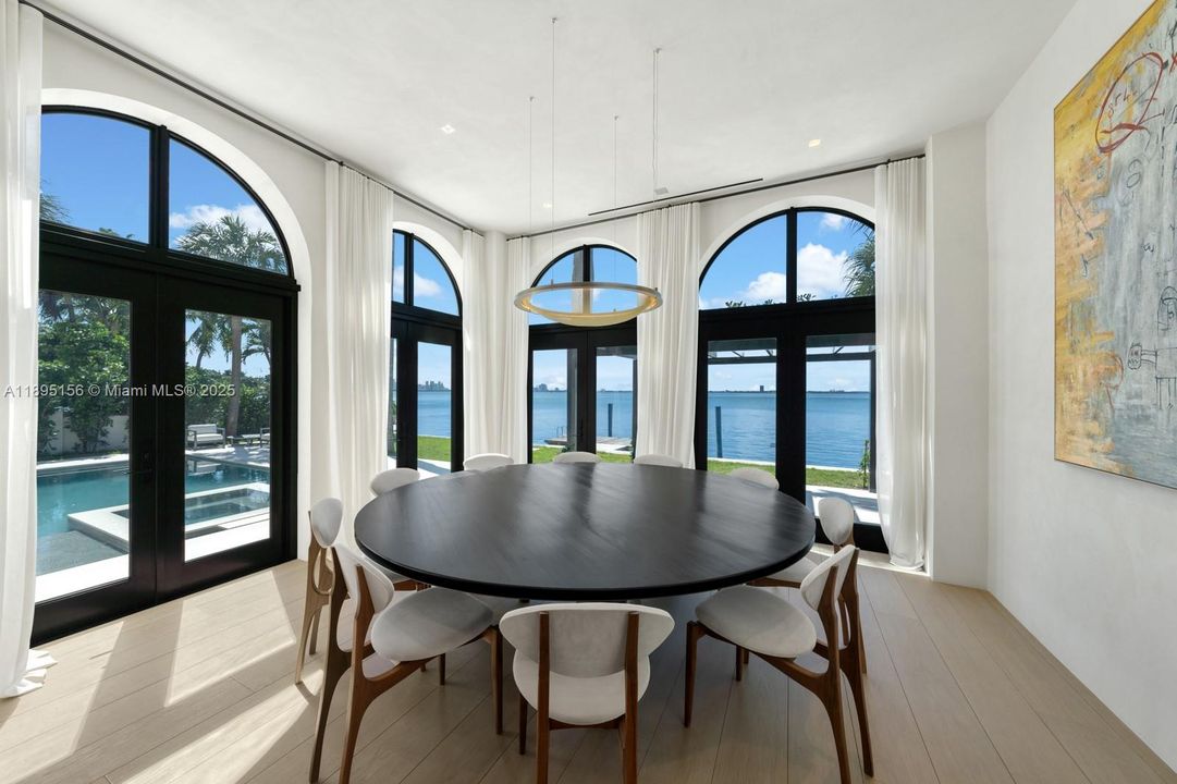 For Sale: $32,500,000 (7 beds, 7 baths, 6023 Square Feet)