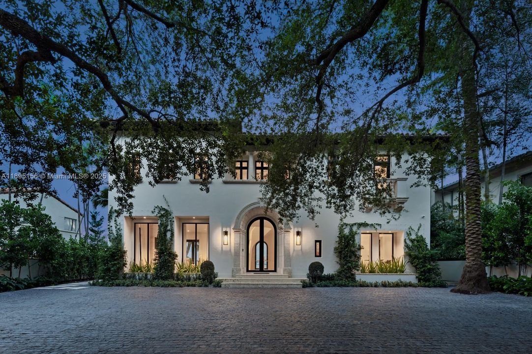 For Sale: $32,500,000 (7 beds, 7 baths, 6023 Square Feet)