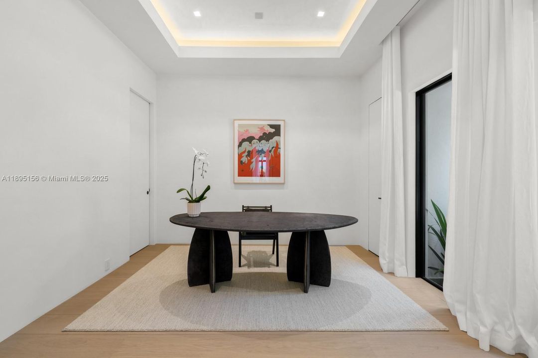 For Sale: $32,500,000 (7 beds, 7 baths, 6023 Square Feet)