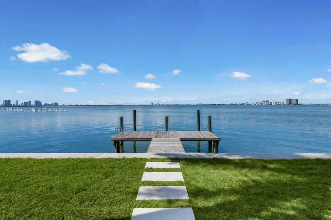 For Sale: $32,500,000 (7 beds, 7 baths, 6023 Square Feet)