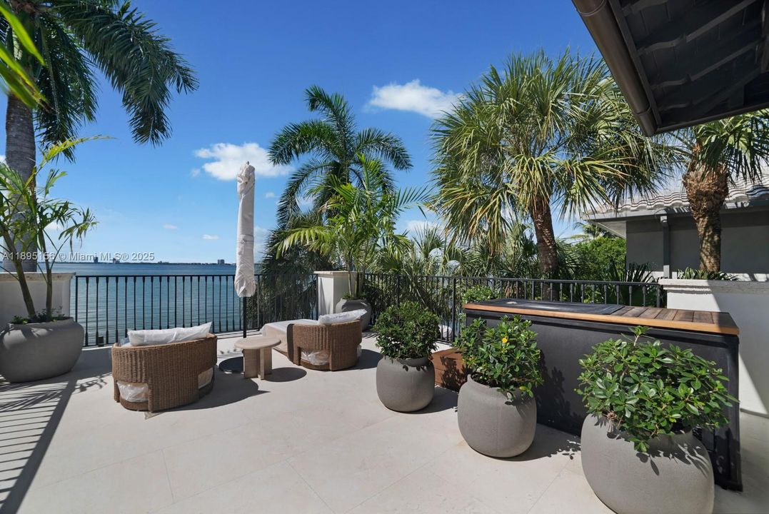 For Sale: $32,500,000 (7 beds, 7 baths, 6023 Square Feet)